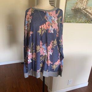 Floral Print Blue and Gray lightweight top, perfect with jeans